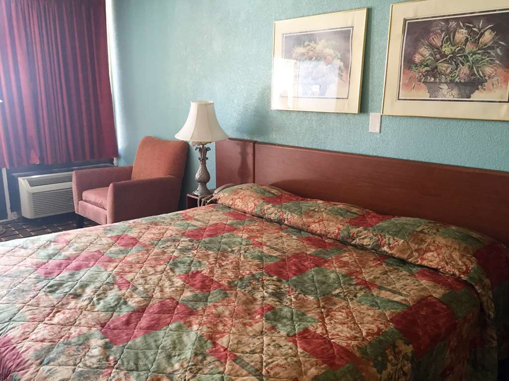 Motel 6 Florence Historic Downtown Room photo